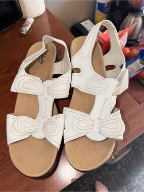 Clarks White Leather Bow Slingback Sandals for Women